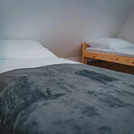 Szymi Goscinne Homestay *